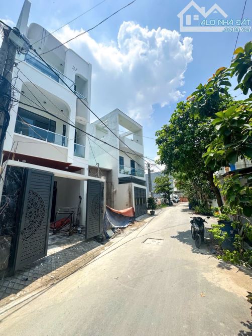 BÁN NHÀ 1 TRỆT 2 LẦU (HOÀN CÔNG) PHƯỜNG BIÊN HOÀ. DT: 72M2. GIÁ: 4TỶ2 TL - 1