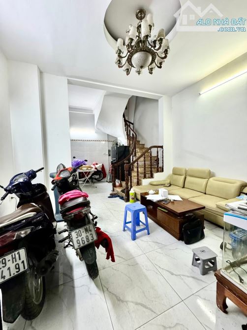 Bán Gấp - Ba Gác - Minh Khai - Hai Bà Trưng - Dt: 30m2/5tầng/4,3mMT*nhỉnh 7 tỷ - 1
