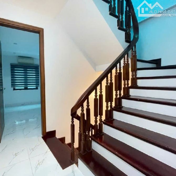 Bán nhà Chùa Bộc 60.6m2, Đống Đa, Ngõ Ba gác, 2 nhà ra ô tô đỗ,12.x Tỷ - 1