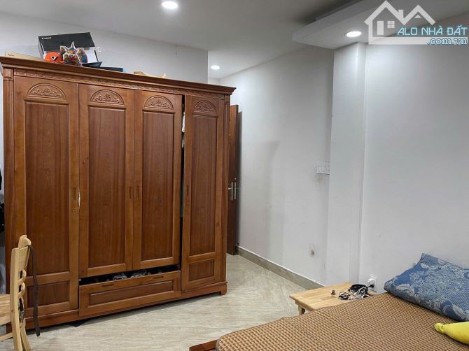 Bán nhà trong hẻm Nguyễn Duy Dương - Dọn vào ở được liền - Deal hời tại Trung tâm - 1
