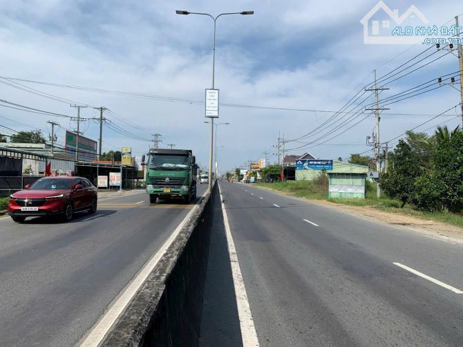 3273m2 đất mặt tiền ĐT 824 xã Lương Hòa, Bến Lức, Long An giá 35 tỷ - 1