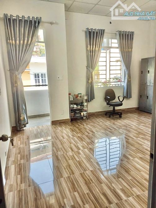 QUÁ HIẾM-NGANG 5-RỘNG ĐẸP RẼ- BÁN NHÀ 5×15-2 TẦNG-HXH HUỲNH VĂN NGHỆ TÂN BÌNH -NHĨN 6 TỈ - 1