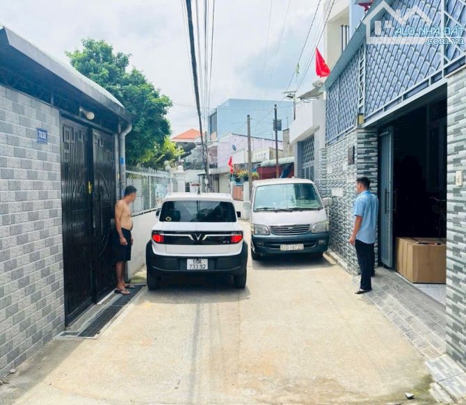 BÁN NHÀ 1 TRỆT 2 LẦU,TRUNG TÂM TP.BIÊN HOÀ (P.THỐNG NHẤT CỦ).DT: 4,2x15=66M2.GIÁ: 4TỶ9 - 1