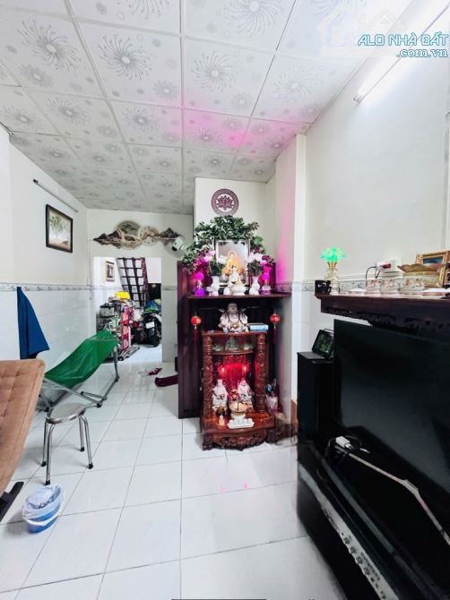 Nhà Hẻm Quận 6 giá Tốt ngay trung tâm. Dt: 3.1mX13.3m . Chỉ 4.45 tỷ - 1