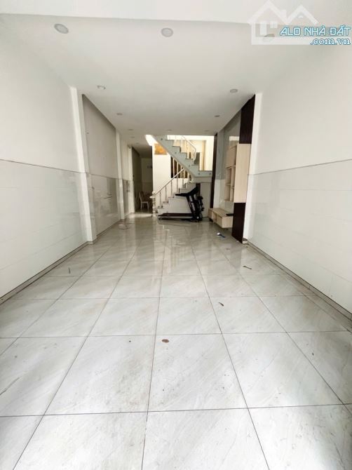 HƯƠNG LỘ 2 BÌNH TÂN HẺM XỊN 7M THÔNG XE HƠI ĐỖ CỬA - NHÀ 2 TẦNG - 68M2 - 3 PHÒNG NGỦ - 1