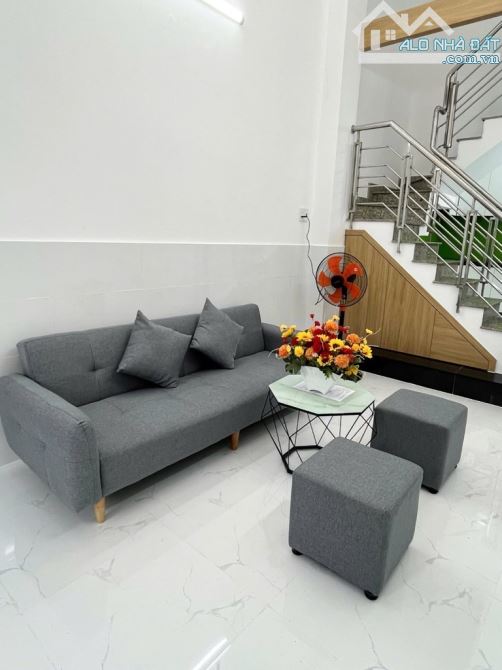 NHÀ ĐẸP GIÁ TỐT 3 TẦNG GẦN LÊ THÚC HOẠCH, 35m2, HXH 4M, GIÁ CHỈ NHỈNH 3 TỶ - 1
