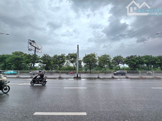 Mặt phố Giải Phóng quận Hoàng Mai 193m2 MT5m-3 Tầng Vỉa Hè Siêu Rộng Kinh Doanh Đẹp - 1