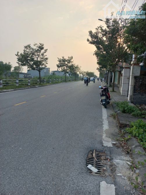 chính chủ bán đất diện tích 90m2 mặt đường 3b, kinh doanh mọi mặt hàng, giá 3 tỷ - 1