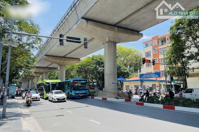 TRUNG TÂM CẦU GIẤY 40M - NHỈNH 9 TỶ - LÔ GÓC THOÁNG SÁNG - 8 PHÒNG - NGÕ RỘNG - 1