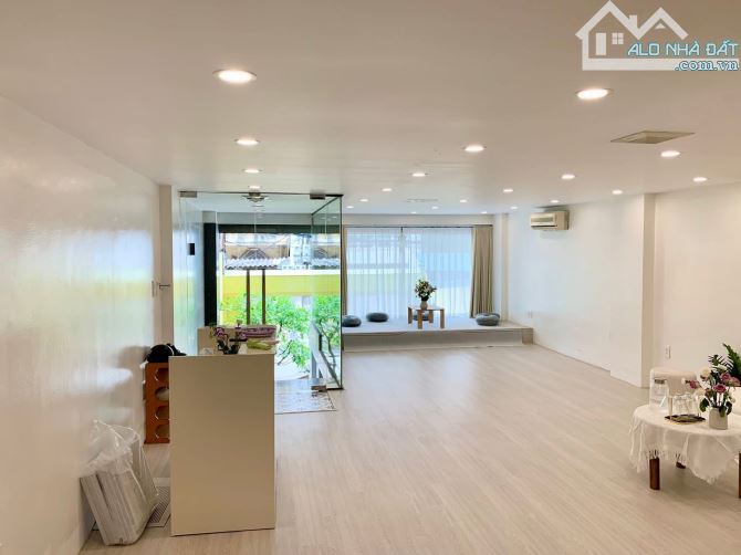 Toà Văn Phòng 10Tầng Lạc Long Quân quận Tây Hồ 102m2 MT5.6m-Ô Tô Tránh Gần Hồ Tây - 1