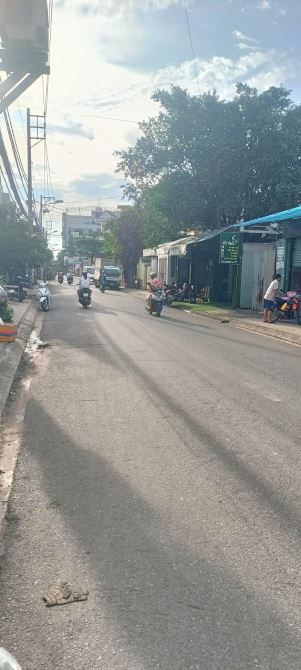 BÁN NHÀ SÁT KÊNH THA.M LƯƠN.G - AEO.N MAILL - ĐƯỜNG XE TẢI - NH - ( 9.2X15M ) - 1