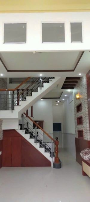 🏡 Nhà đẹp 3 tầng 60m2 hẻm 8m, chỉ 5tỷ18. Cách mặt tiền Nguyễn Ảnh Thủ 20m. Ô tô vào nhà. - 1