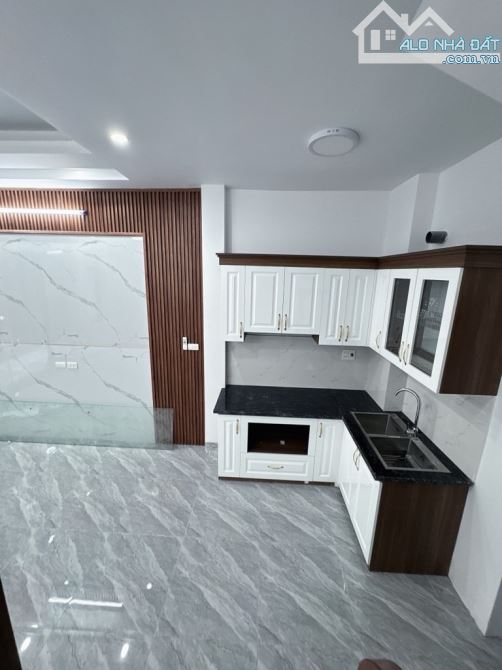 Bán nhà mới tinh phố thanh am,ô tô đỗ cổng,full nội thât - 1
