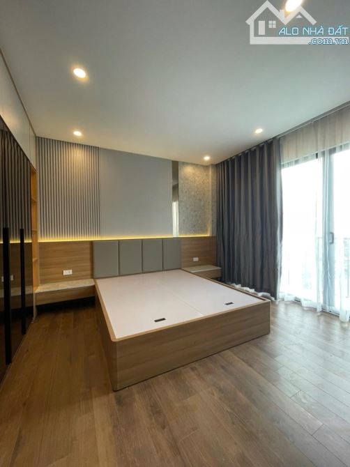 Lô góc! Hơn14 tỷ- Bán Nhà Hoàng Văn Thái - Thanh Xuân - 64m2- 5 tầng -Gara- Phân Lô. - 1