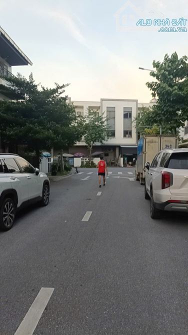 Bán nhà liền kề Khu đô thị Sing – Việt Belhomes Vsip (Đón sóng đường sân bay Giá Bình) - 1