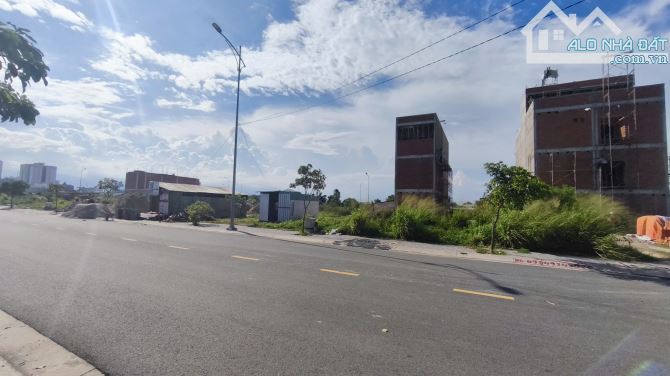 BÁN LÔ ĐẤT ĐẸP MẶT TIỀN ĐƯỜNG CÓ VỈA HÈ 13m TRUNG TÂM ĐÔ THỊ CHÍ LINH P.RẠCH DỪA TP HCM - 1