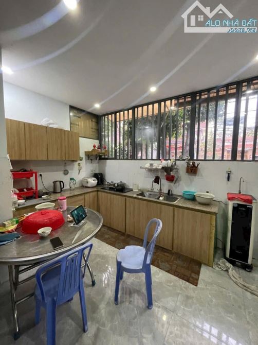 Bán nhà 3 tầng góc 2 mặt tiền 5m5 sát Nguyễn Hữu Thọ. Dt 90m2 kết hợp ở cho thuê dòng tiền - 1