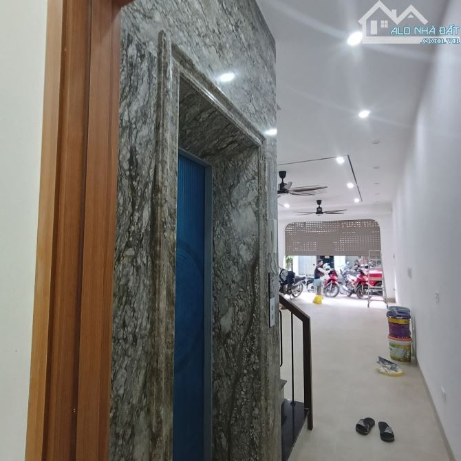 Mặt phố Bà Triệu 68m x 5 tầng mtien 4.7m 28.5 tỷ có thang máy KD sầm uất - 1