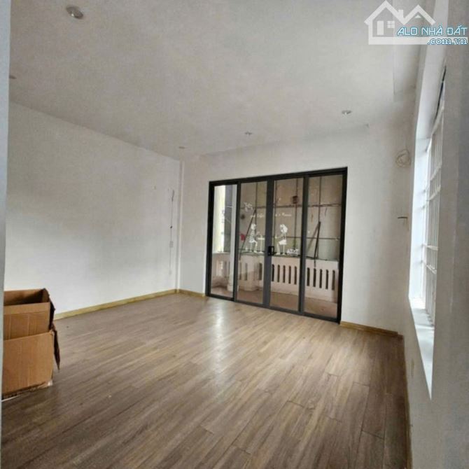 CHO THUÊ MẶT BẰNG TẦNG 3 CHU VĂN AN, TP HUẾ - 1