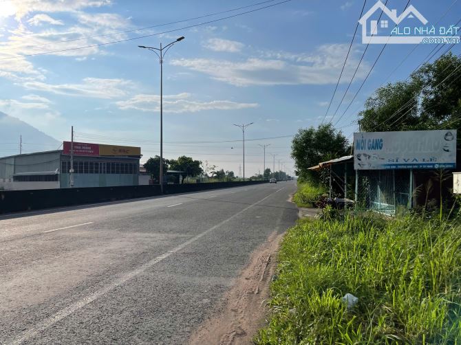 Cực ngộp bán gấp đất Mặt Tiền DT784 , diện tích 6x27, P.Ninh Sơn, giá 620 triệu hết đất - 1