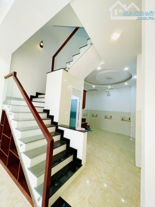 Trung Tâm Quận 5 - Nhà Mới Đẹp - 4 Tầng- Giá Chỉ 8,9 Tỷ - 1