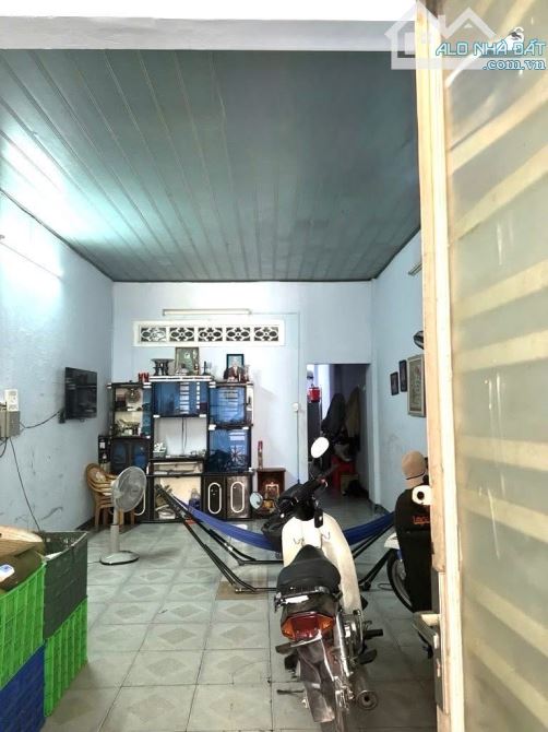 Gấp bán, Nhà Cấp 4 hẻm 10m thông đường TRƯỜNG CHINH, DT 87m2 (4 x 22), gần Chợ Lạc Quang. - 1