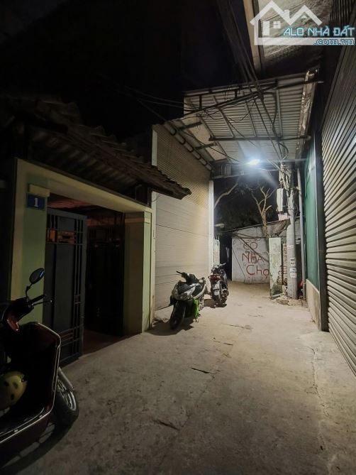 9.9 tỷ/ 142 m2/ 7.3 M tiền/ Ngõ Ô Tô/ Nguyễn Bình - 1