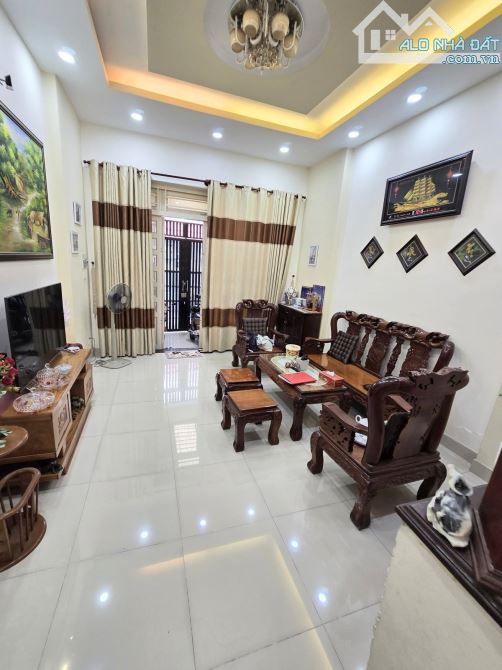 HXH – 3 Tầng - Dương Quảng Hàm – Thông Lương Ngọc Quyến – Giáp Bình Thạnh - 1
