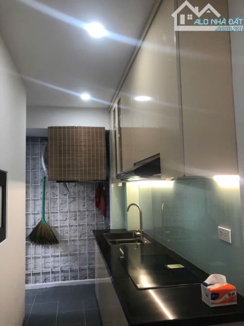 Cho thuê căn hộ Tập thể tầng 2 Nguyễn Trãi, 45m2, 1PN, 1K, 8.5 triệu - 1