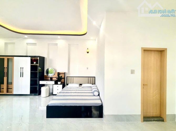 Cho thuê nhà góc 2 mặt tiền Full nội thất - 1