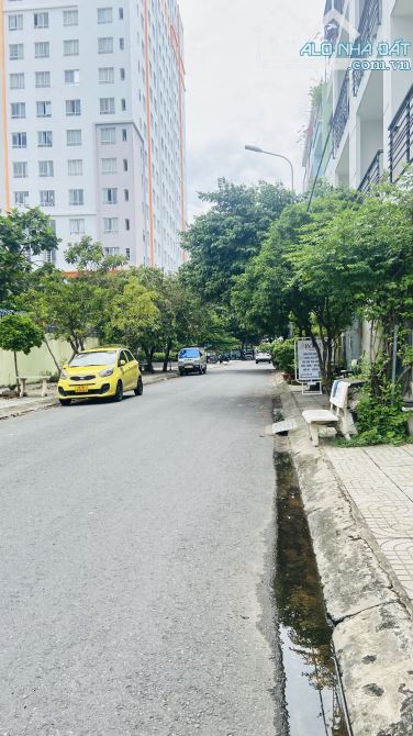BÁN NHÀ XE HƠI TẬN CỬA QUAY ĐẦU, NHÀ VIP HIẾM NGAY CÔNG VIÊN BÔNG SAO - 1