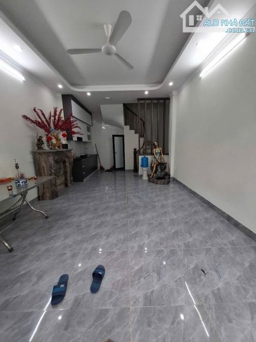 ĐẠI CÁT – 34M² – 5 TẦNG – MT 4.2M – LÔ GÓC, Ô TÔ ĐỖ CỬA, BÃI XE GẦN NHÀ – 5.9 TỶ - 1
