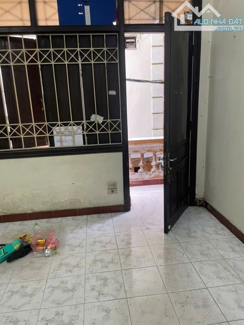 Cho thuê nhà ở Hồng Hà, Chương Dương, Hoàn Kiếm. DT 30m x 3 tầng, giá 7tr - 1