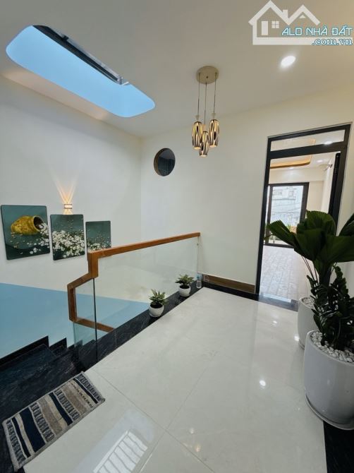 NHÀ ĐẸP 65M² – HẺM XE HƠI – TẶNG FULL NỘI THẤT – CHỈ 6.18 Ty - 1