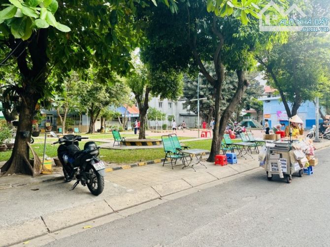 Bán nhà mặt tiền Nguyễn Xuân Khoát-ngang 4m-4PN-sổ vuông-lô góc-kinh doanh sầm uất - 1