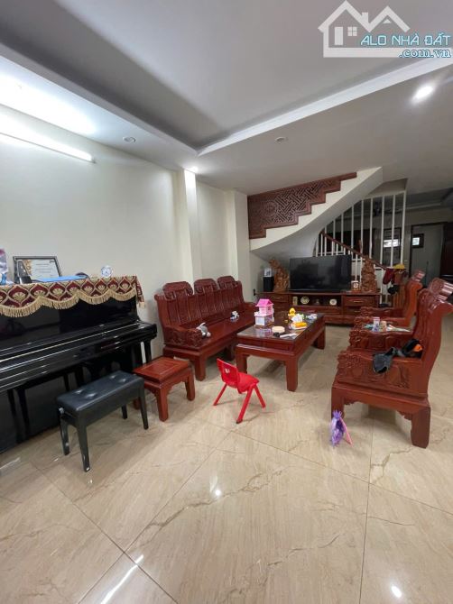 Cần cho thuê nhà liền kề khu đô thị nhà ở ngõ 183 Hoàng Văn Thái, Khương Trung, Thanh - 1