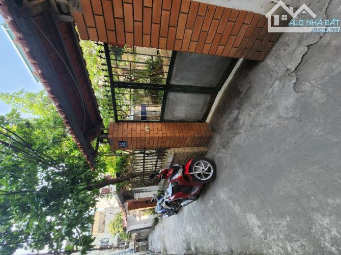 Bán 107m2 đất ngô gia tư Long Biên , chưa tới 100tr/m2 - 1