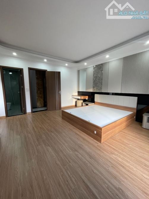 🏡 THẠCH BÀN – NGUYỄN VĂN LINH, 46M², 6 TẦNG, Ô TÔ TRÁNH,  KINH DOANH – 17,5 TỶ - 12