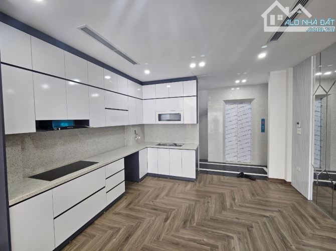 🚀 THẠCH BÀN 52M², 7 TẦNG, Ô TÔ VÀO NHÀ, 5 NGỦ, FULL NỘI THẤT – 13,5 TỶ - 13