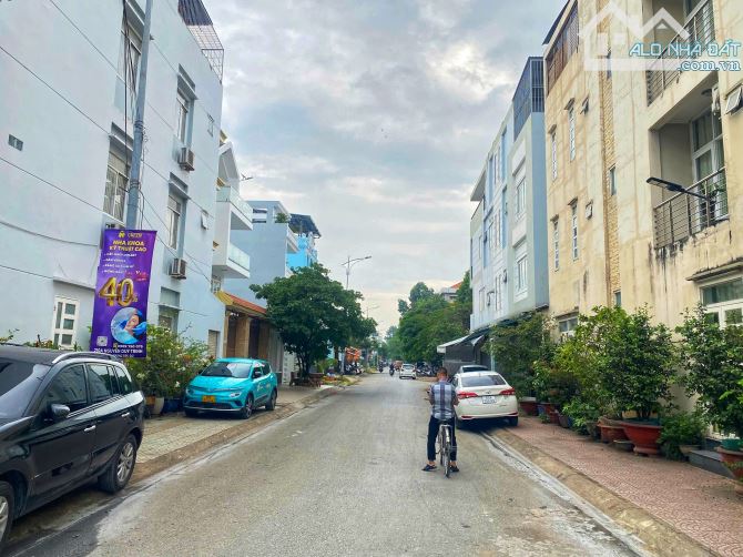 BÁN ĐẤT Dự Án Dịch Vụ Công Ích Quận 2 –  Khu 128 Lê Văn Thịnh , bán 4 lô Giá TLcc 09030341 - 13