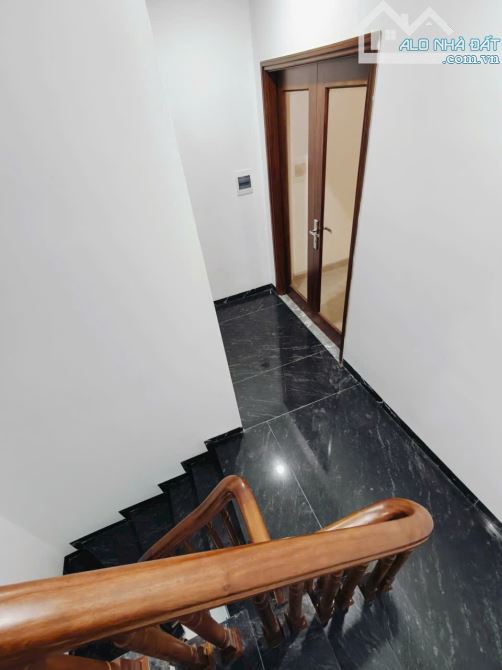 7 tầng thang máy xây mới mặt ngõ vip Trần Quốc Hoàn, oto tránh,đa kdoanh,45m2.Giá 24.5 tỷ - 18