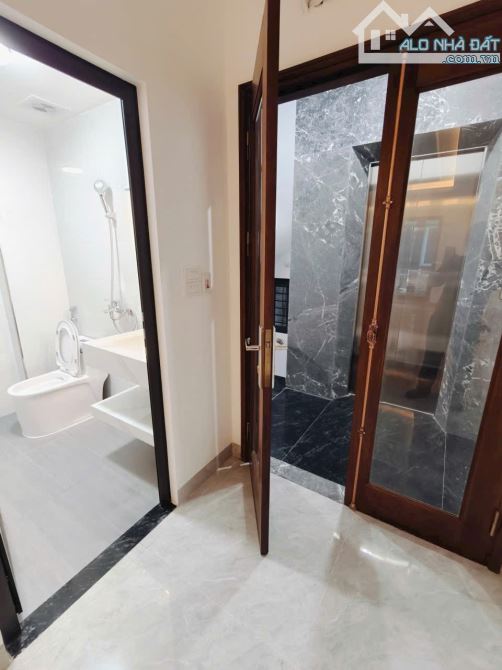 7 tầng thang máy xây mới mặt ngõ vip Trần Quốc Hoàn, oto tránh,đa kdoanh,45m2.Giá 24.5 tỷ - 19