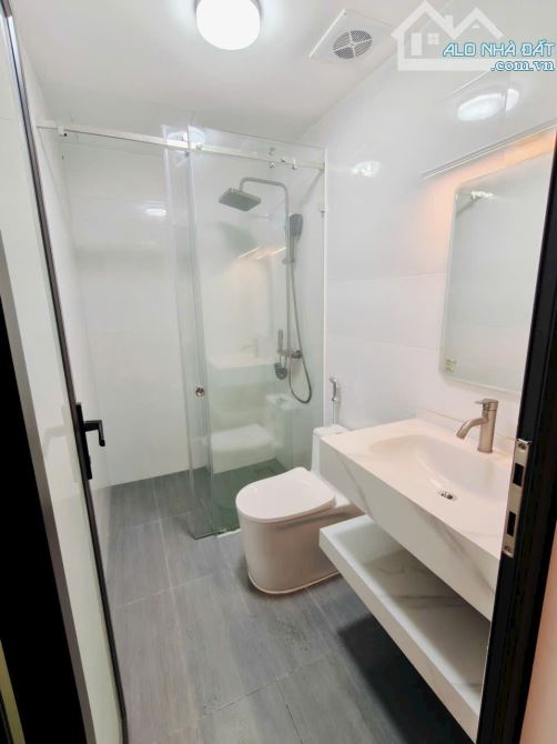 7 tầng thang máy xây mới mặt ngõ vip Trần Quốc Hoàn, oto tránh,đa kdoanh,45m2.Giá 24.5 tỷ - 20