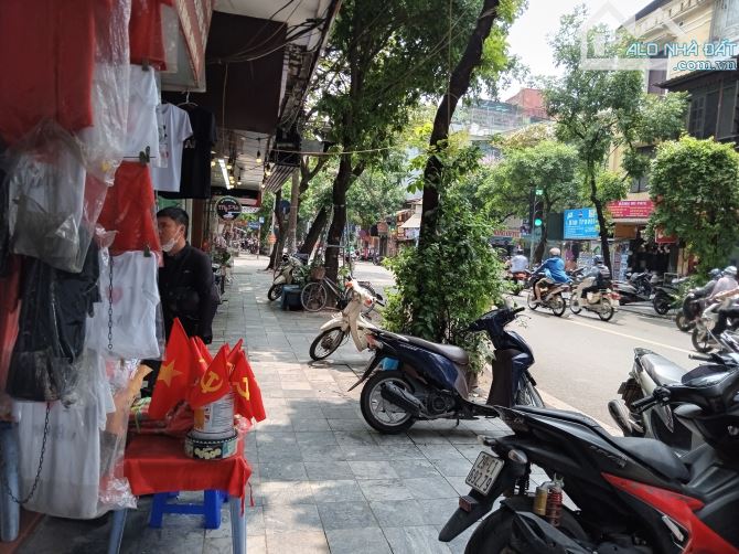 Bán nhà mặt phố Hàng Bông, Hoàn Kiếm, 401m2, mặt tiền 13.5m, Giá 238 tỷ - 200m ra Hồ Gươm