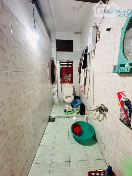 BÁN NHÀ GẦN CHỢ XÓM MỚI - NGANG 5.2M SỔ VUÔNG ĐẸP - 3 TẦNG BTCT. - 2