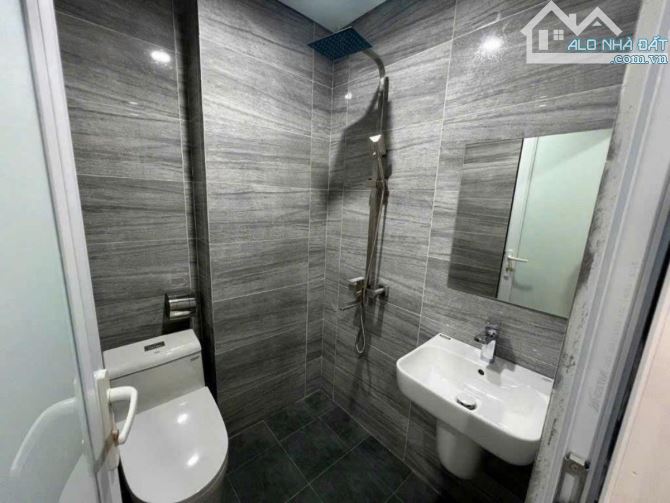 CCMN Ngã Tư Sở, 82m x 7 tầng, 24 phòng khép kín, lô góc, full nội thất, dòng tiền 1,4 tỷ - 2