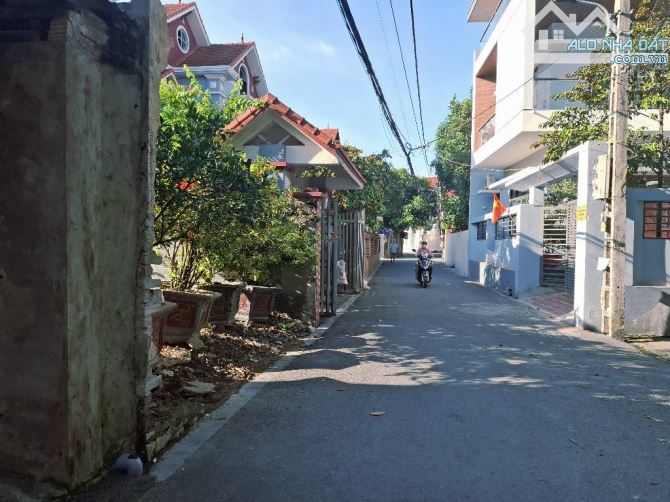 NHÀ CẤP 4–Ở HOẶC CHO THUÊ TẠO DÒNG TIỀN-Ô TÔ VÀO ĐẤT–CÁCH KCN BẮC THĂNG LONG 400M - 2