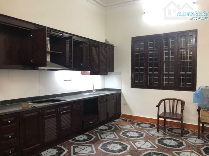 Cho thuê nhà ngõ ô tô Thanh Nhàn 8-3, 3.5 tầng x 50m2, 4PN, 17 Triệu - 2
