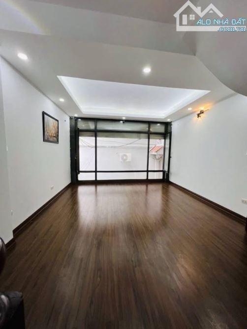 BÁN NHÀ, NHỈNH 10 TỶ - 40M DÂN XÂY PHỐ TRƯỜNG LÂM, LONG BIÊN, GARA, Ô TÔ TRÁNH, KINH - 2