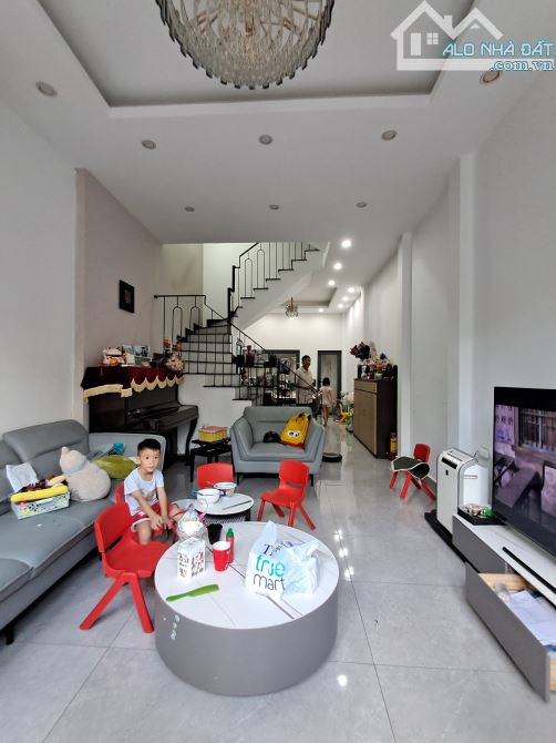 LẠC LONG QUÂN, CẦU GIẤY - 58M2 - 4 TẦNG - MT 4M - 15.5 TỶ - Ô TÔ - SÂN VƯỜN - KHE THOÁNG - 2